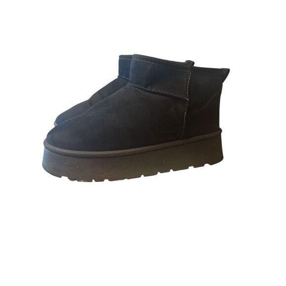 Charlotte Russe Black Faux Suede Platform Bootie Slip On Size 8 - Picture 2 of 8